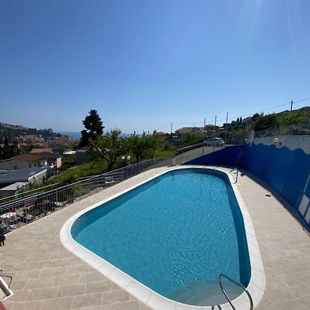 Residence Hotel Edy Imperia Eksteriør billede