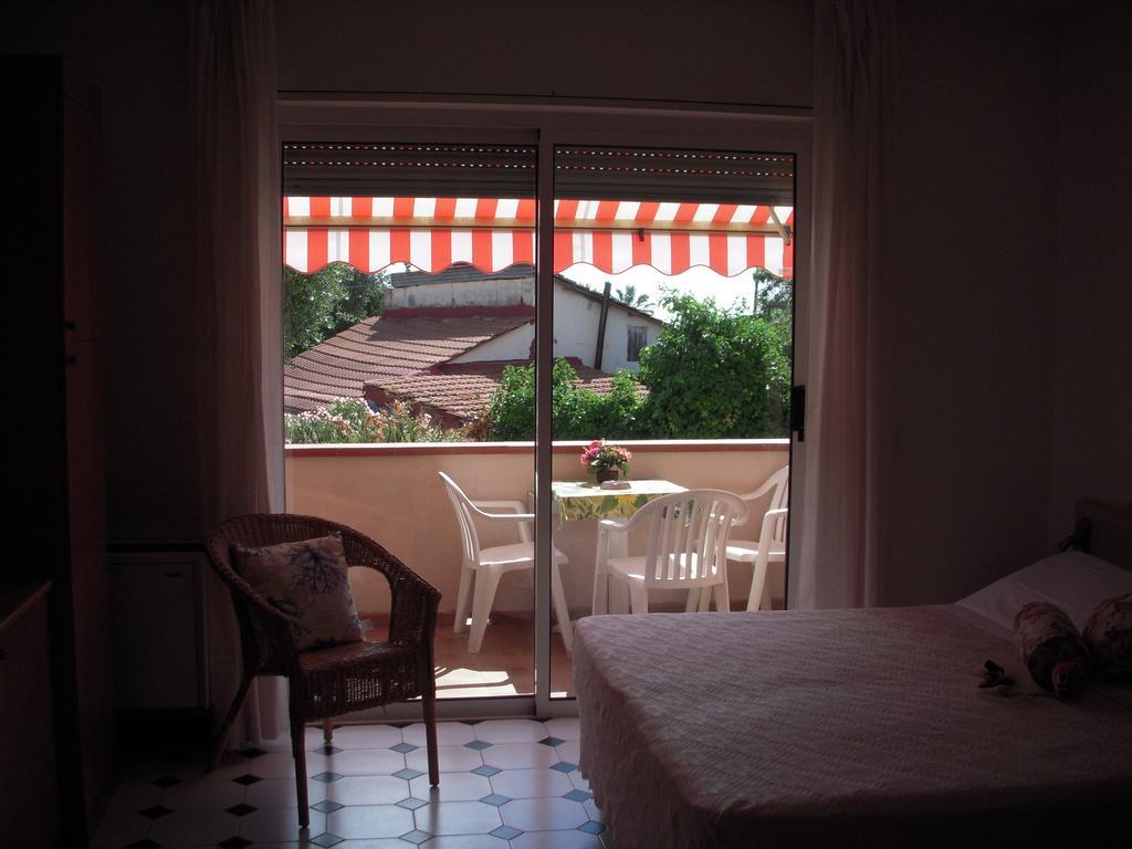 Residence Hotel Edy Imperia Eksteriør billede