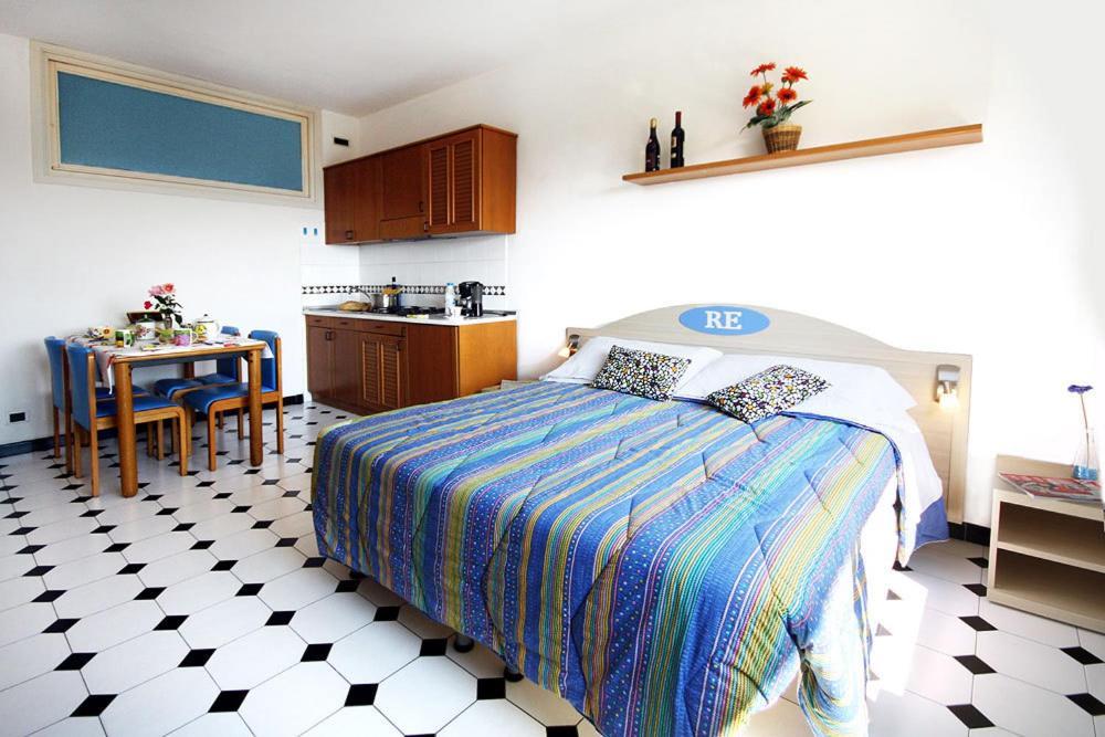 Residence Hotel Edy Imperia Eksteriør billede